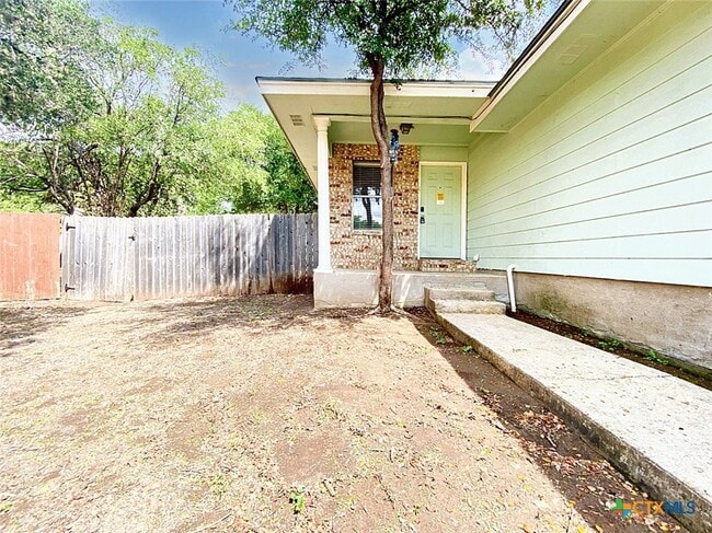 Building Photo - 109 Hughson Dr