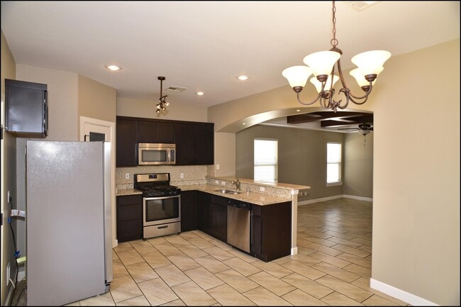 Building Photo - 3744 Loma Adriana