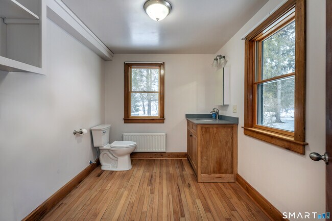 Building Photo - 14 Browns Ln