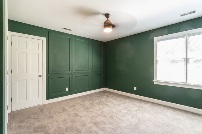 Building Photo - 2565 Oakes Plantation Dr