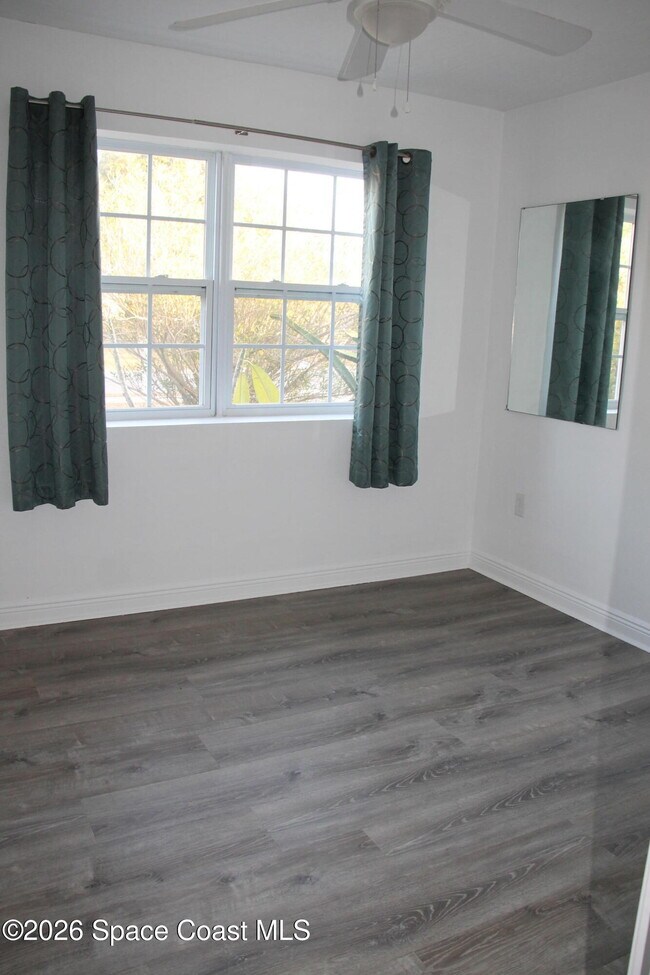 Building Photo - 904 Kensington Dr