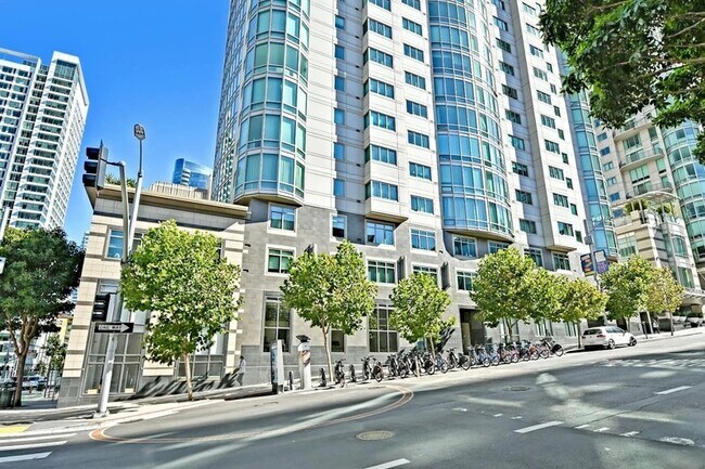 Building Photo - 333 1st St