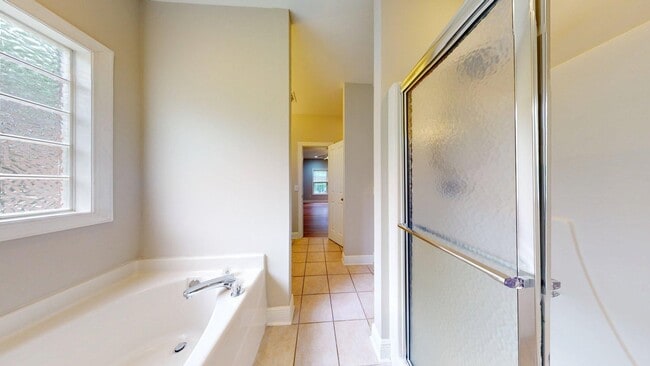 Building Photo - One Level 4 Bedroom Brick Home on N. Colle...