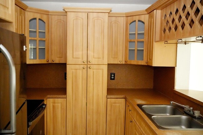 Building Photo - 1561 NE 109th St