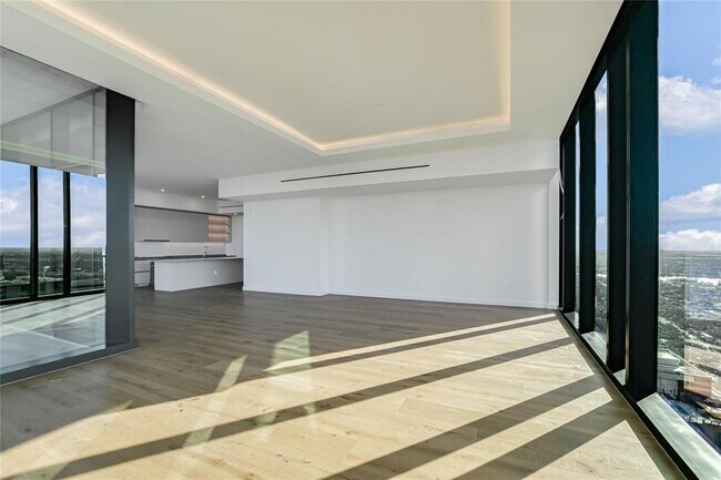 Building Photo - 610 Davis St