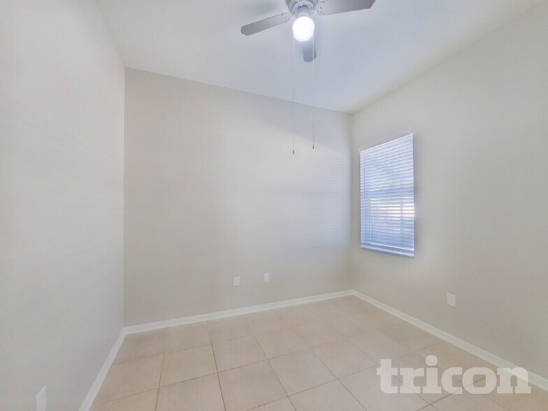 Building Photo - 1810 Cattleman Dr