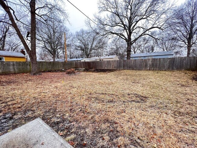 Building Photo - 9024 E 74 Terrace