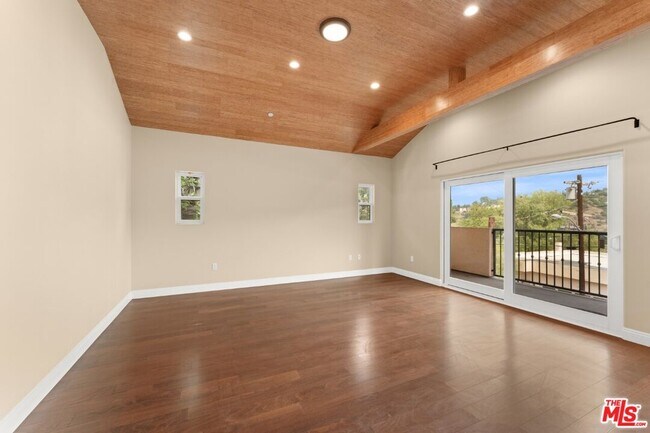 Building Photo - 1630 Bridgeport Dr