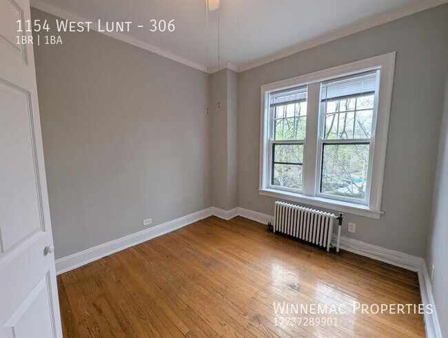 Building Photo - 1154 West Lunt-306