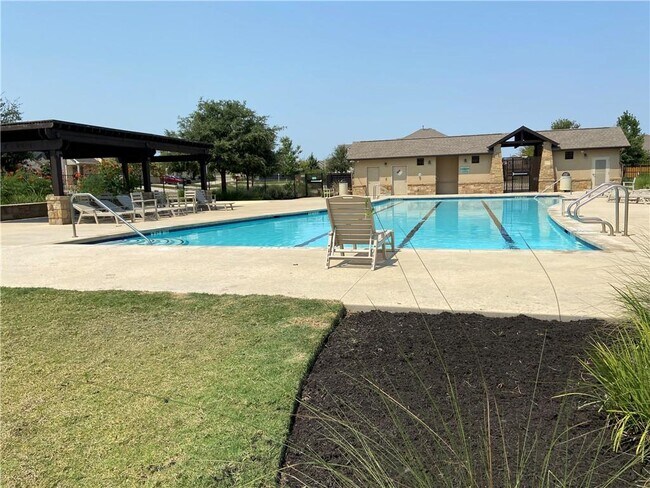 Building Photo - 601 Flag Ln