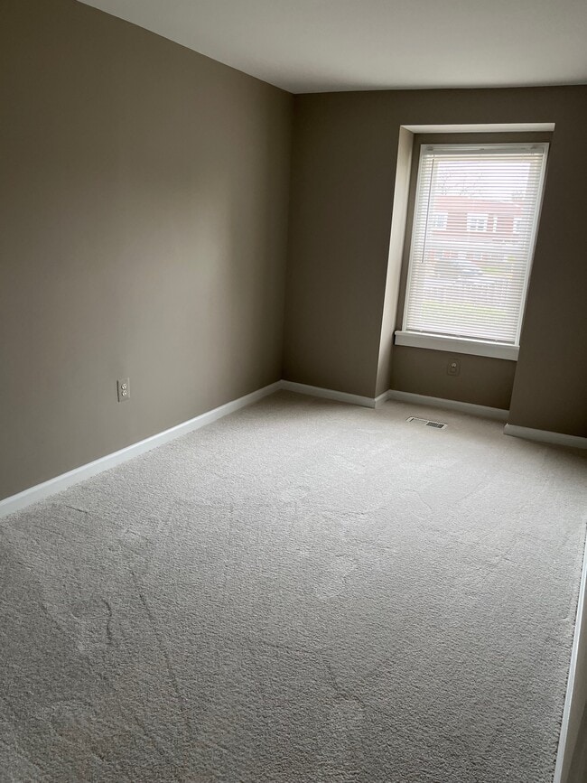 Building Photo - 8517 Pioneer Dr