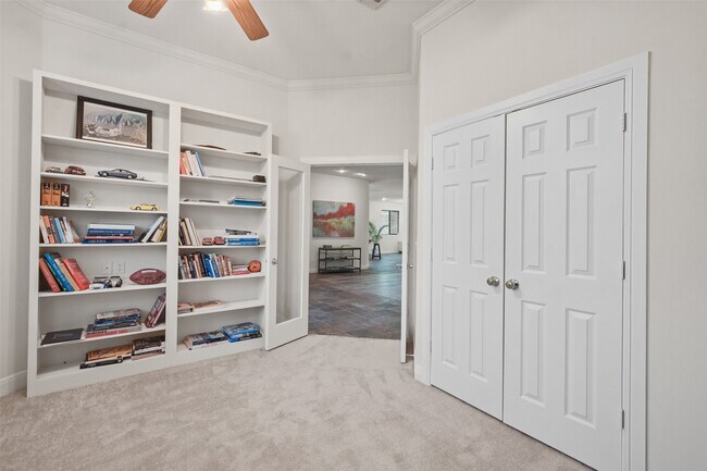 Building Photo - 5 Oak Crest Cir