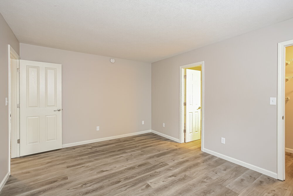 Building Photo - 1108 W Southport Rd