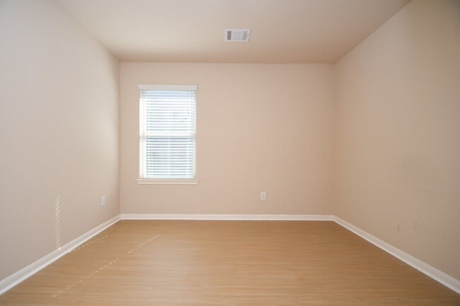 Building Photo - 10015 Bitternut Hickory Ln