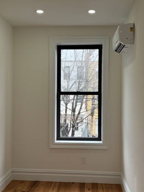 Building Photo - 119 E 29th St