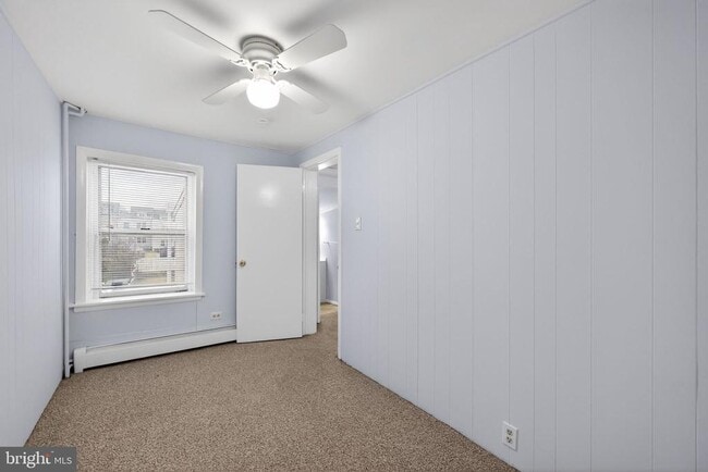 Building Photo - 354 E 6th Ave