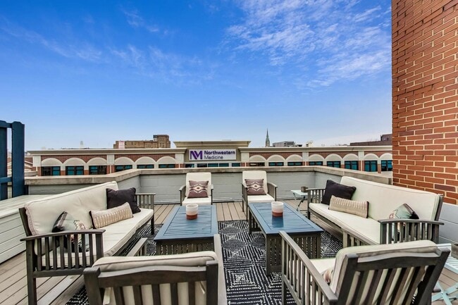 Building Photo - 1328 W Belmont Ave