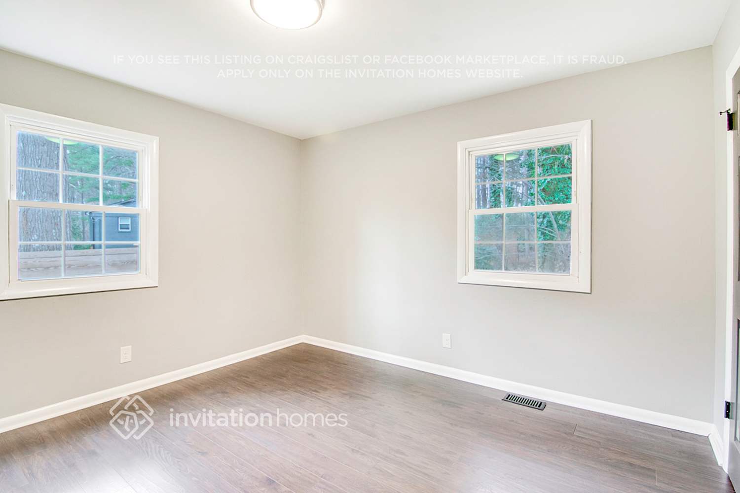Building Photo - 1100 Chatham Ln