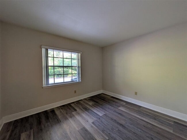 Building Photo - 450 Cherrywood Gardens Dr
