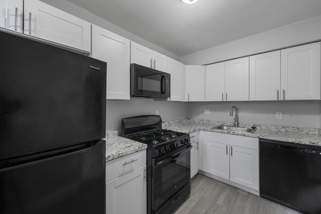 Building Photo - 6151 Chinquapin Pkwy