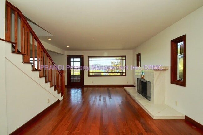 Building Photo - 63 Glen Dr