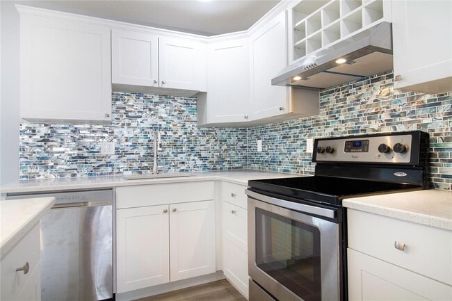 Building Photo - 4470 Mainlands Blvd W