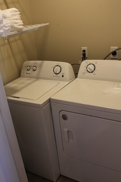 Laundry Room - 8864 Earhart Ave