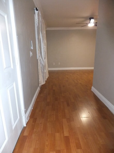 Building Photo - 3920 E 11th St