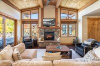 Building Photo - 10116 Sagebrush Ct