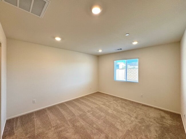 Building Photo - Brand New 3 Bedroom Single Story Home For ...