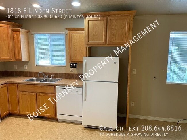 Building Photo - 1818 E Linden St