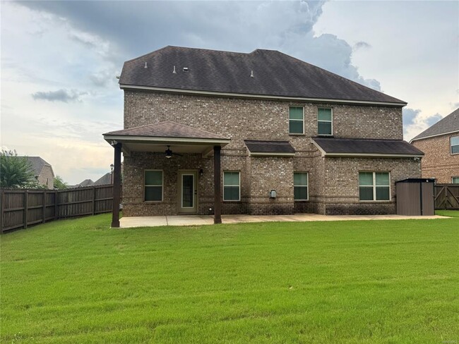 Building Photo - 436 Sydney Dr N