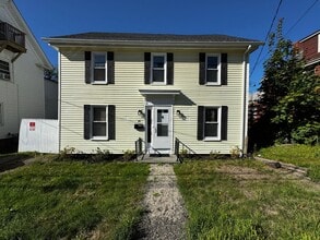 Building Photo - Spacious 3 Bedroom, 1.5 Bath House for Rent in Brewer