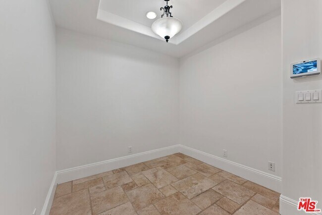 Building Photo - 16123 Sunset Blvd