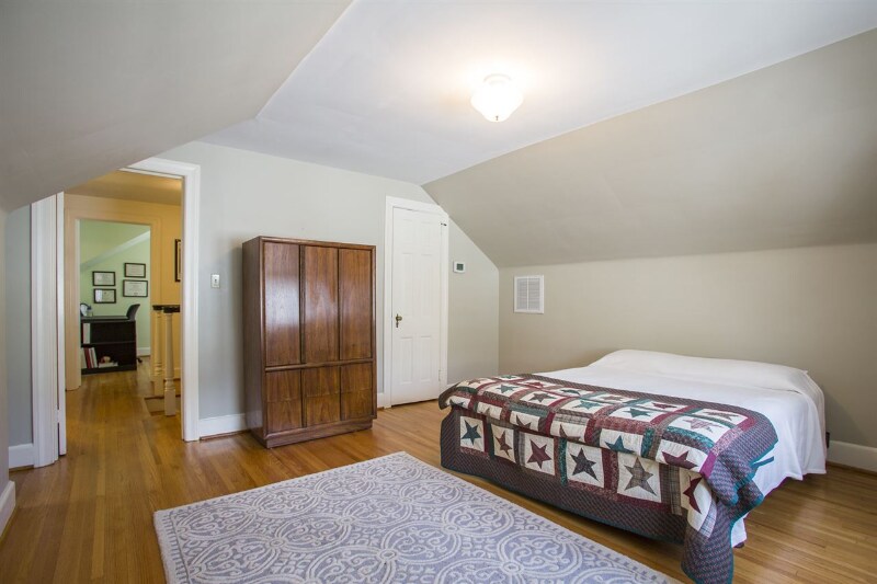 Building Photo - 920 Monmouth Ave