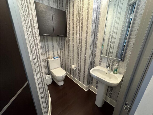 Building Photo - 239 Cosmopolitan Ct