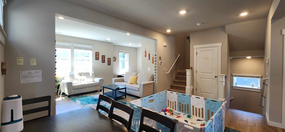 Building Photo - 13114 13th Park W
