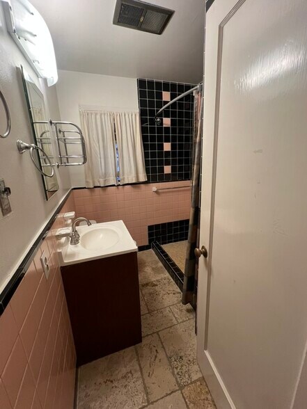 Building Photo - 2733 Bryant St