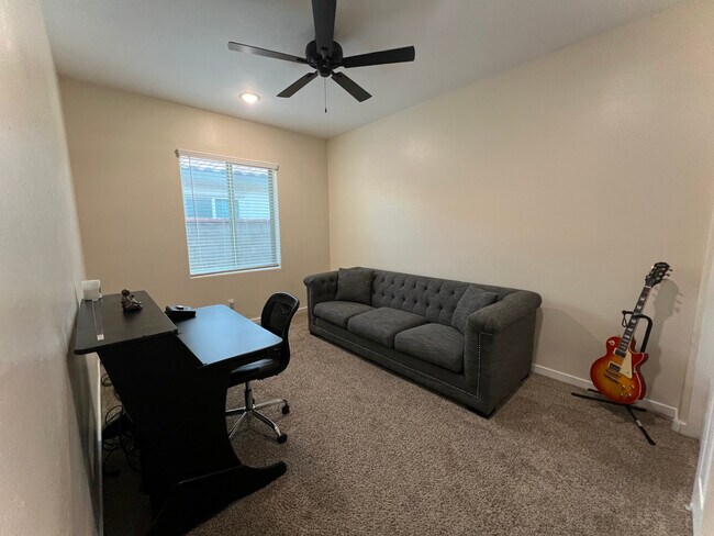 Building Photo - 2126 N Marketside Ave