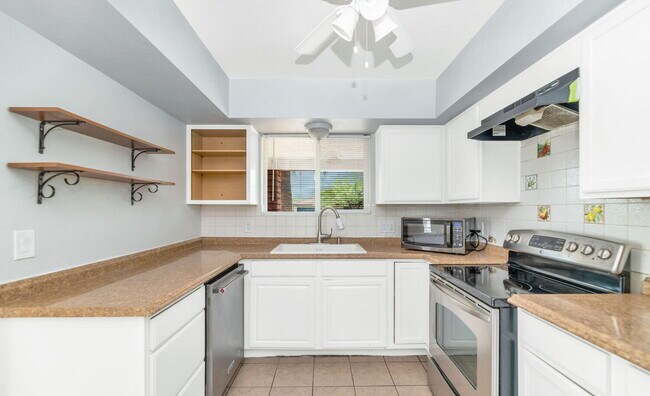 Building Photo - UPDATED PHOENIX RENTAL – 3 BED, 2 BATH NEAR SHOPS, DINING & TRAILS