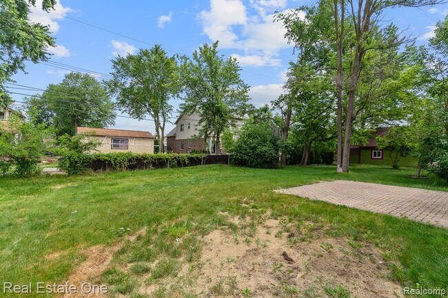 Building Photo - 68 Biltmore Blvd