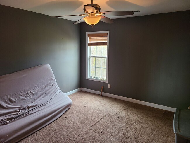 Building Photo - 4 Bedroom 2.5 Bath unfurnished home - Peggy's Cove Sneads Ferry