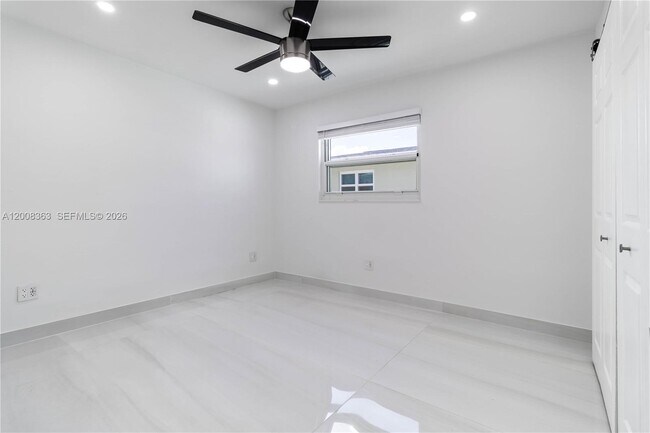 Building Photo - 4530 SW 34th Dr