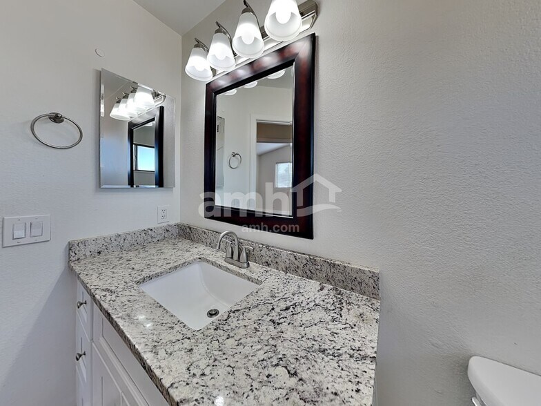 Building Photo - 9824 E Onza Ave