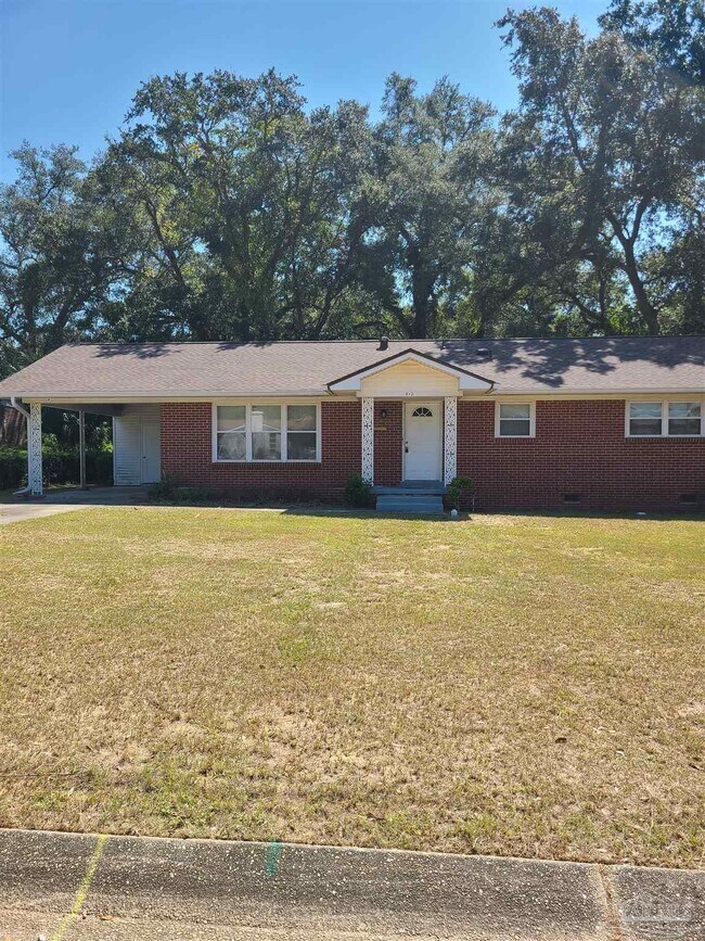 Primary Photo - 812 Ash Dr