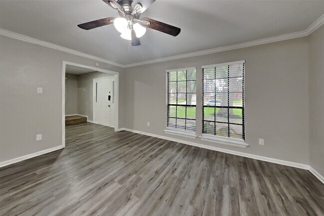 Building Photo - 3323 Colonel Ct Dr