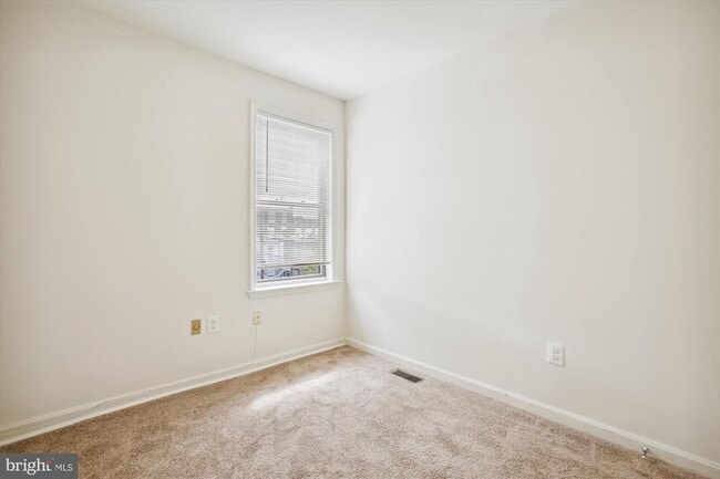 Building Photo - 2025 11th St NW