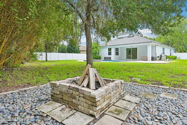 Building Photo - 131 Cornwall Dr