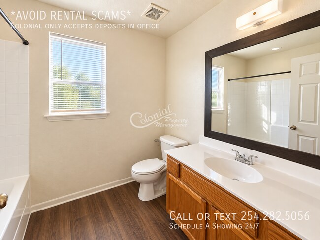 Building Photo - 405 S Amy Ln