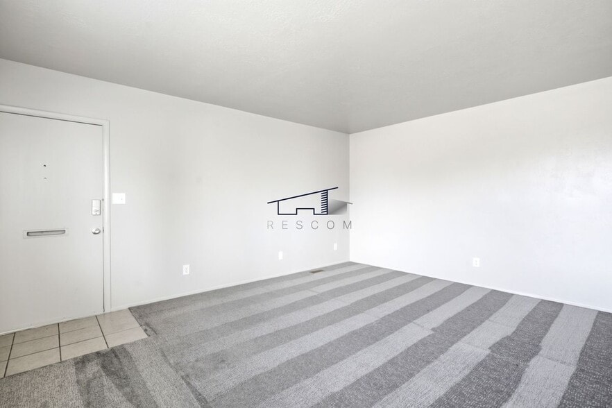 Building Photo - 445 W 4900 S